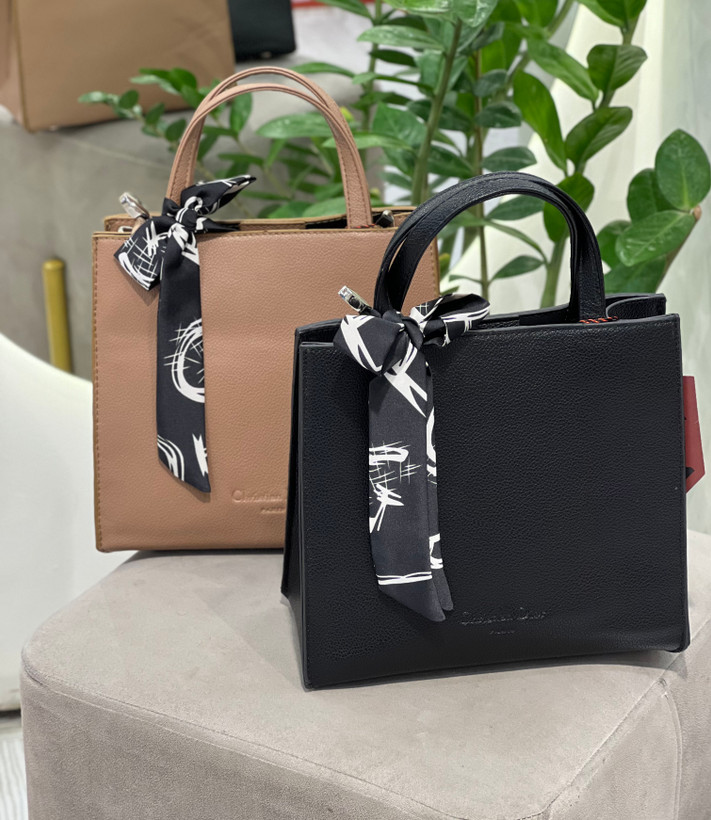 کیف زنانه دستی متوسط